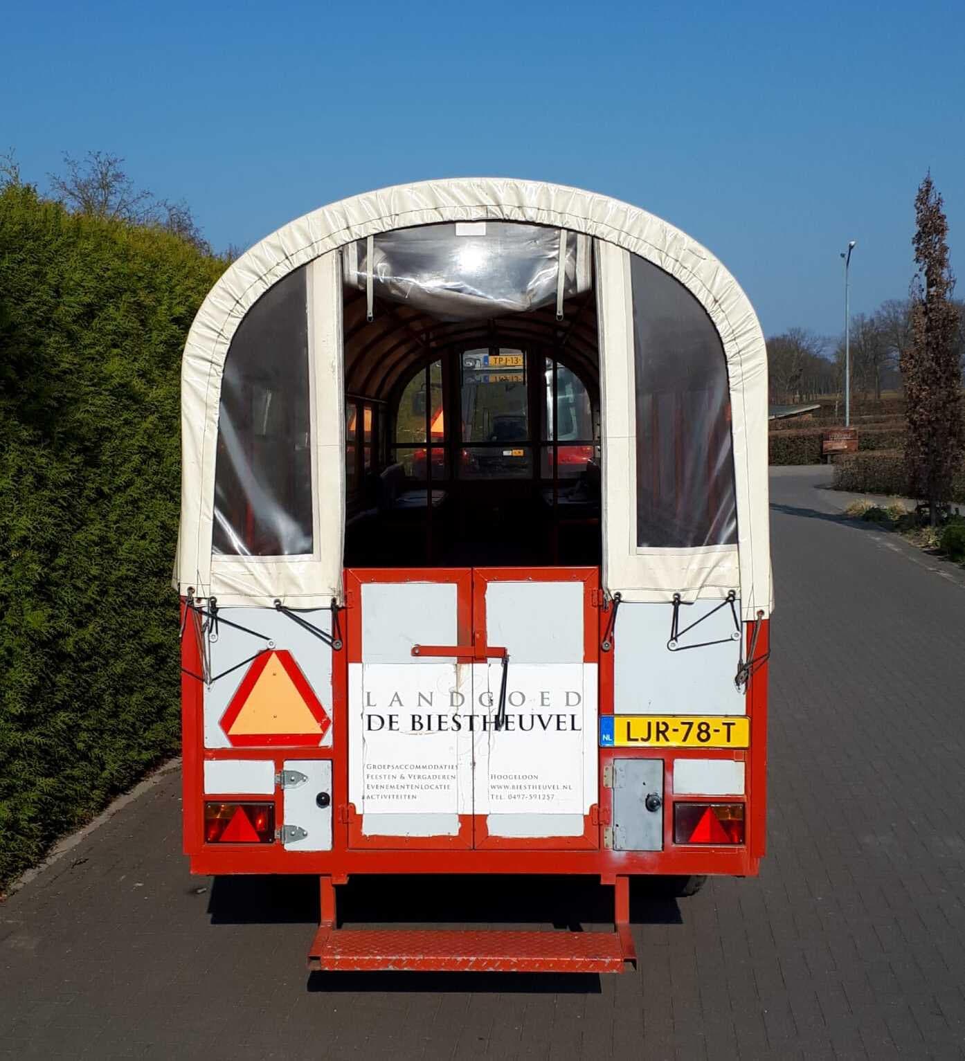 Huifwagen met tractor