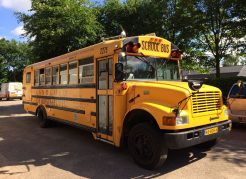 Amerikaanse Schoolbus bij Landgoed de Biestheuvel