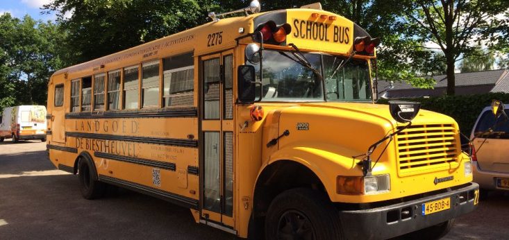 Amerikaanse schoolbus van Landgoed de Biestheuvel