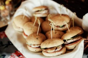 Mini hamburgers op Landgoed de Biestheuvel